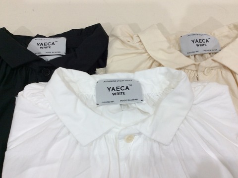 YAECAの色違いのシャツ